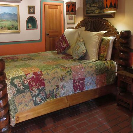 טאוס La Dona Luz Inn An Historic B&B מראה חיצוני תמונה