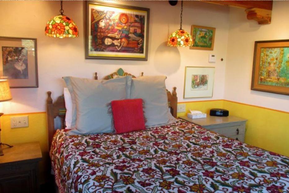 טאוס La Dona Luz Inn An Historic B&B מראה חיצוני תמונה