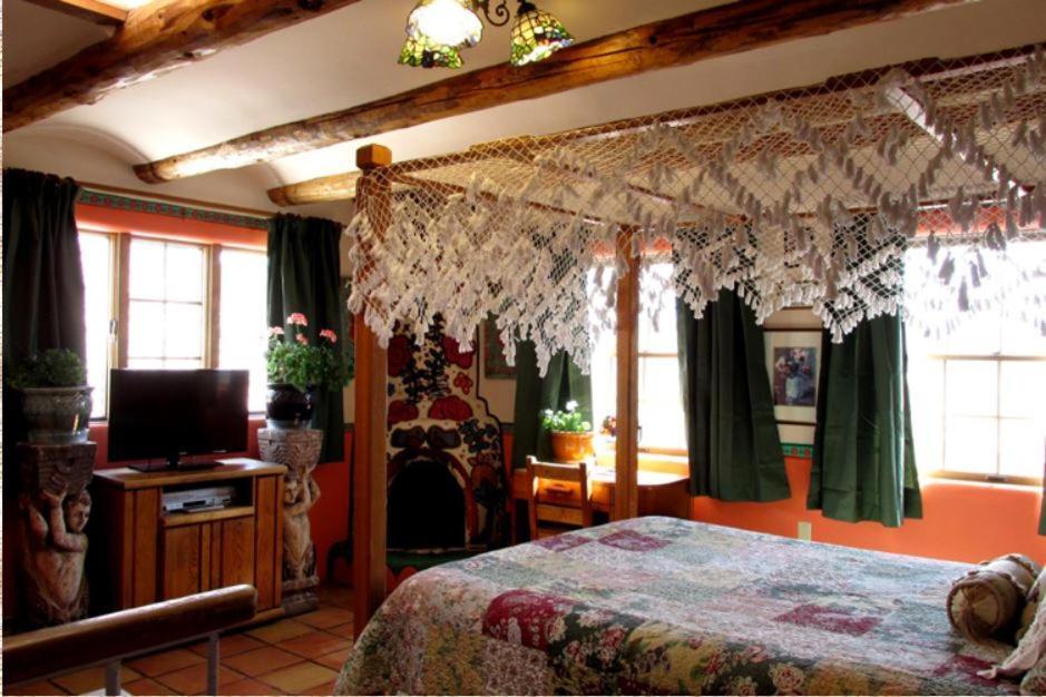 טאוס La Dona Luz Inn An Historic B&B מראה חיצוני תמונה