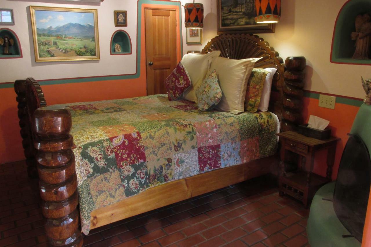 טאוס La Dona Luz Inn An Historic B&B מראה חיצוני תמונה